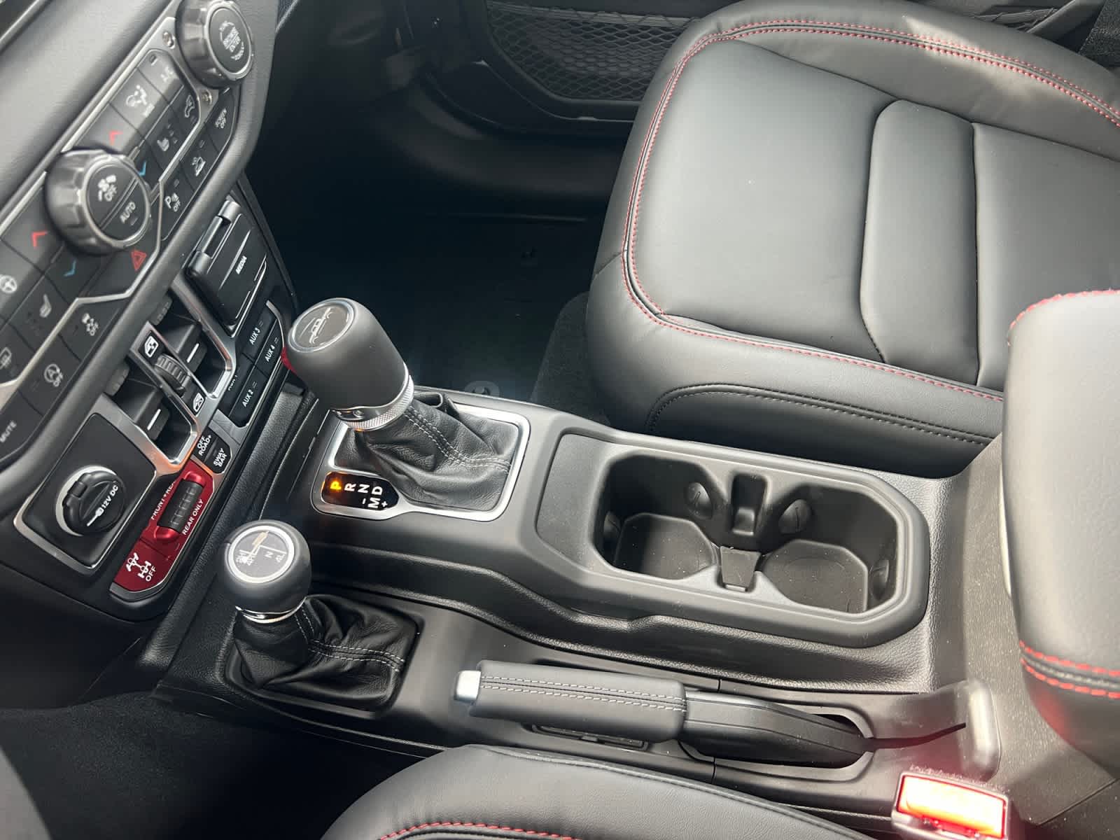 new 2026 Jeep Gladiator car, priced at $64,105