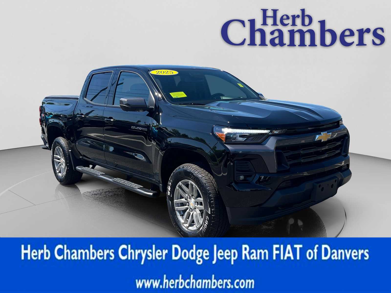 Black 2025 Chevrolet Colorado LT Crew Cab 4WD Pickup Truck Four-Wheel Drive Automatic