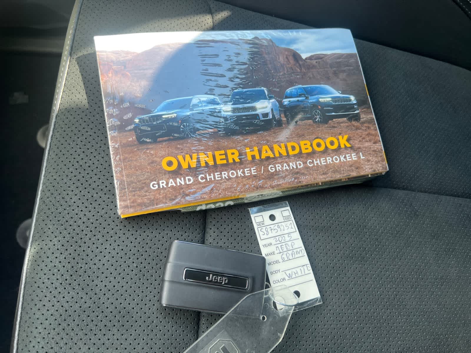 new 2025 Jeep Grand Cherokee car, priced at $44,180