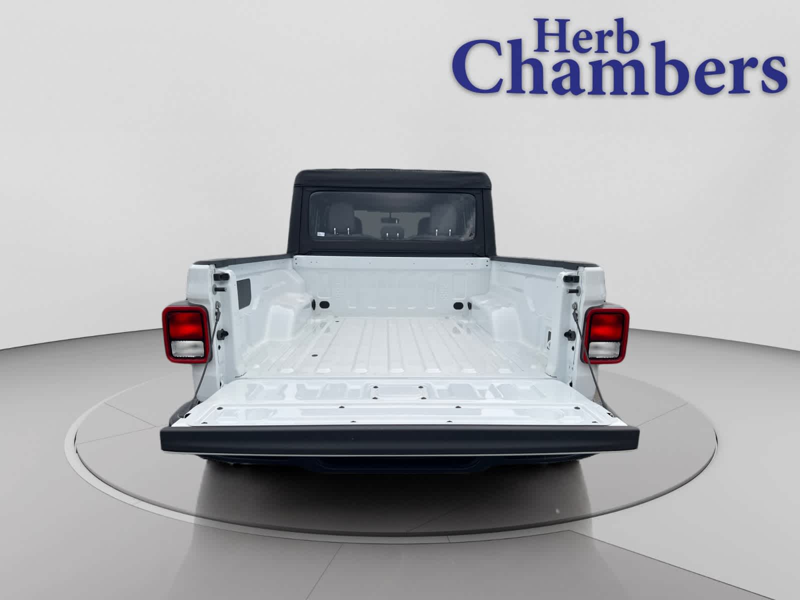 new 2026 Jeep Gladiator car, priced at $41,715