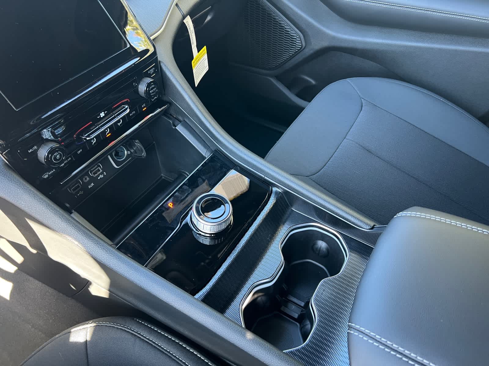 new 2025 Jeep Grand Cherokee car, priced at $38,775