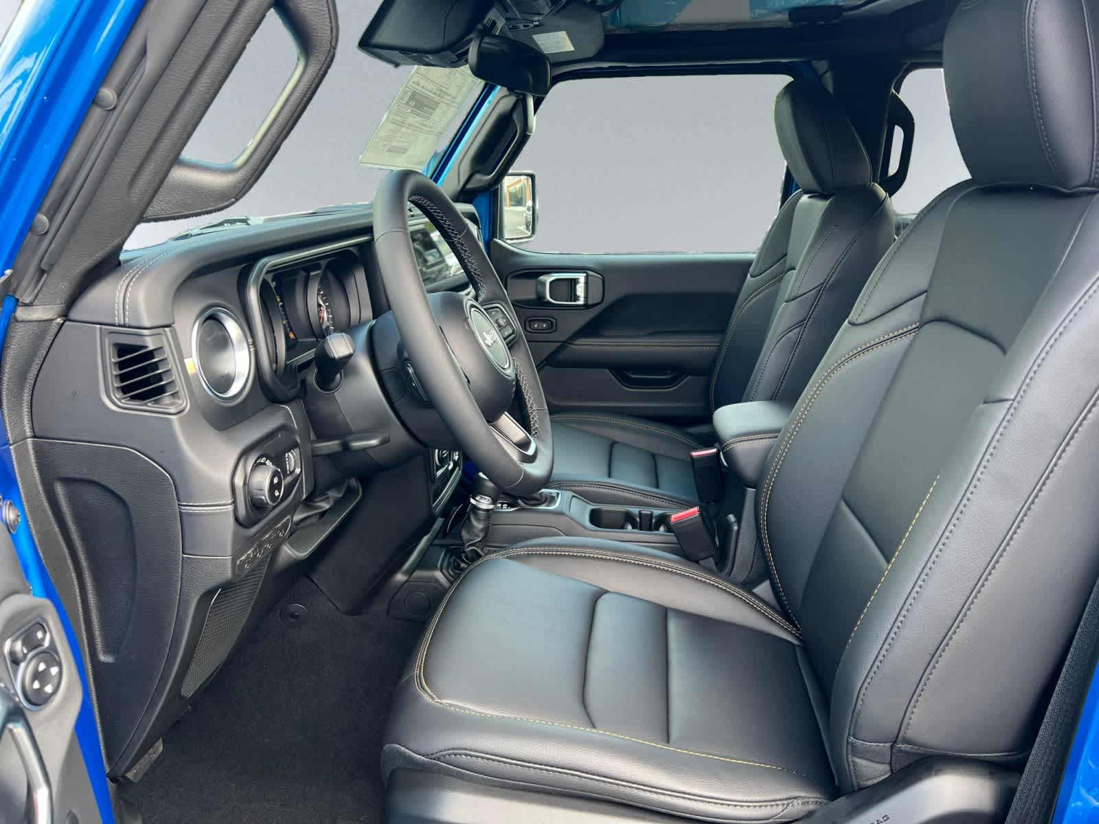 new 2025 Jeep Gladiator car, priced at $55,925