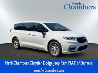 2026 Chrysler Pacifica Select Passenger Van