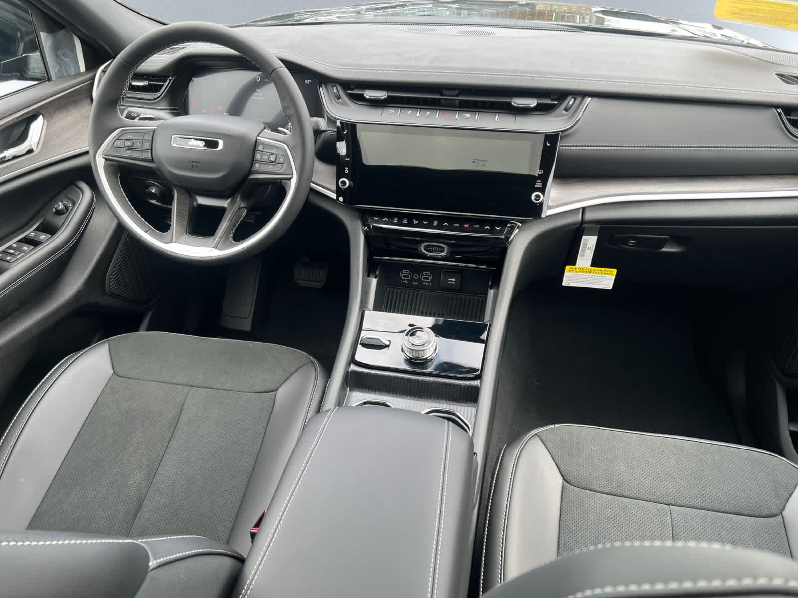 new 2026 Jeep Grand Cherokee car, priced at $48,170