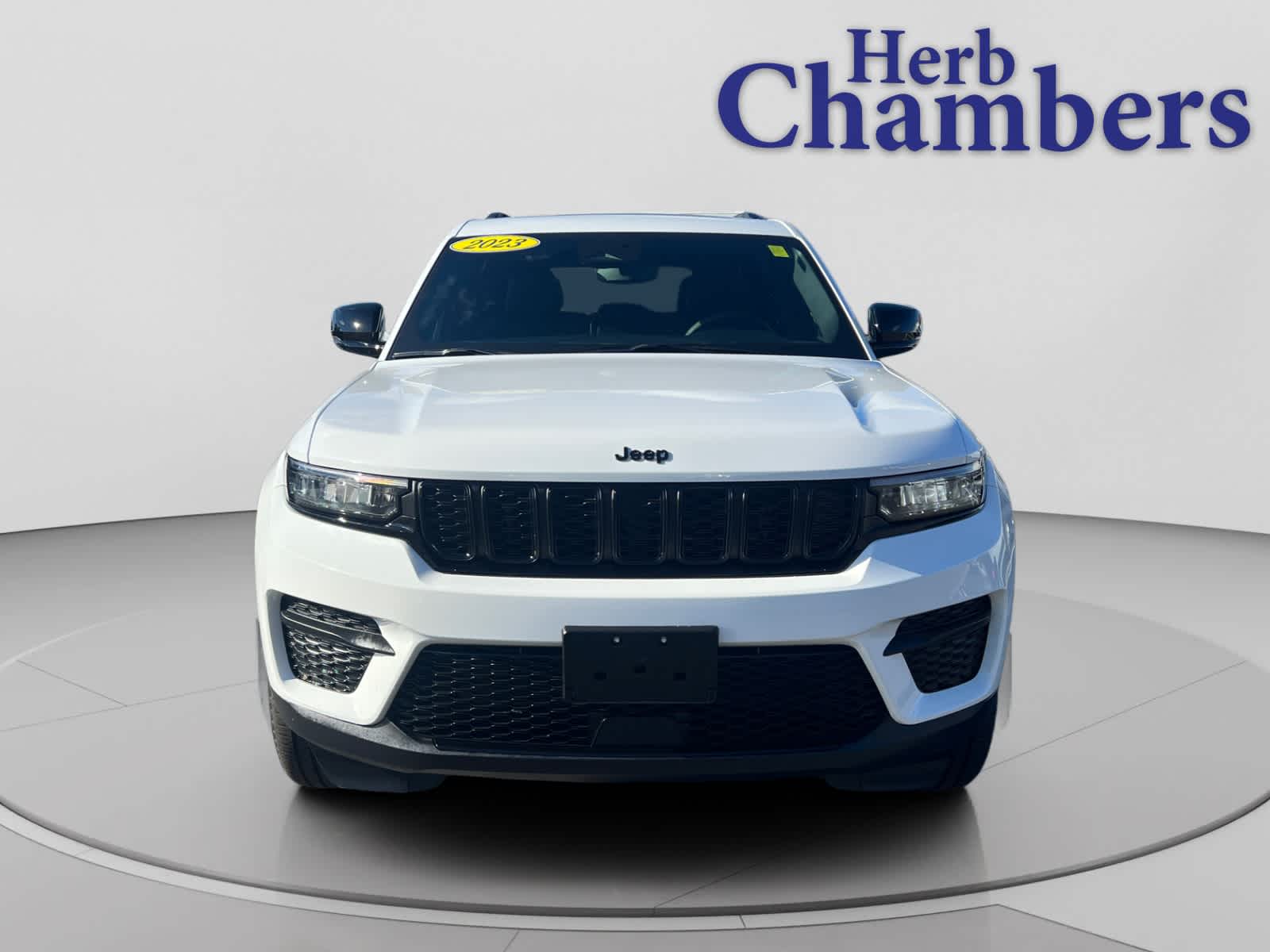 2023 Jeep Grand Cherokee Altitude photo 2