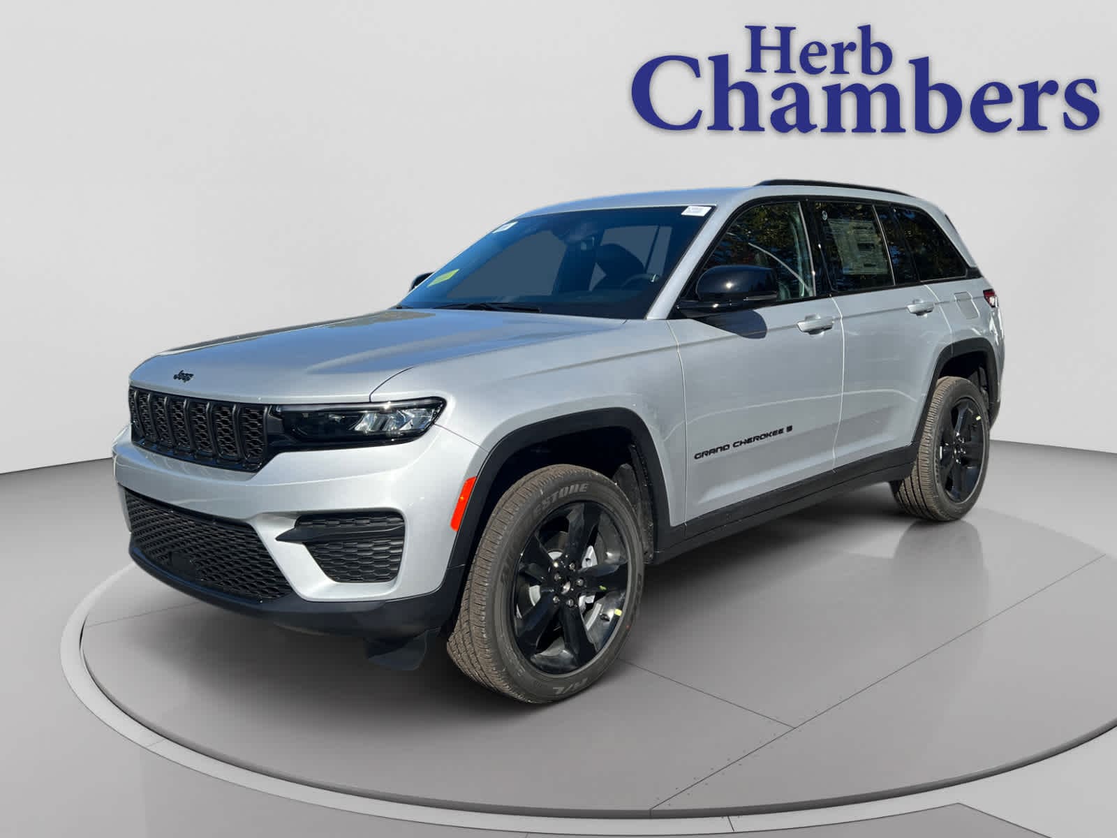 new 2025 Jeep Grand Cherokee car, priced at $45,770