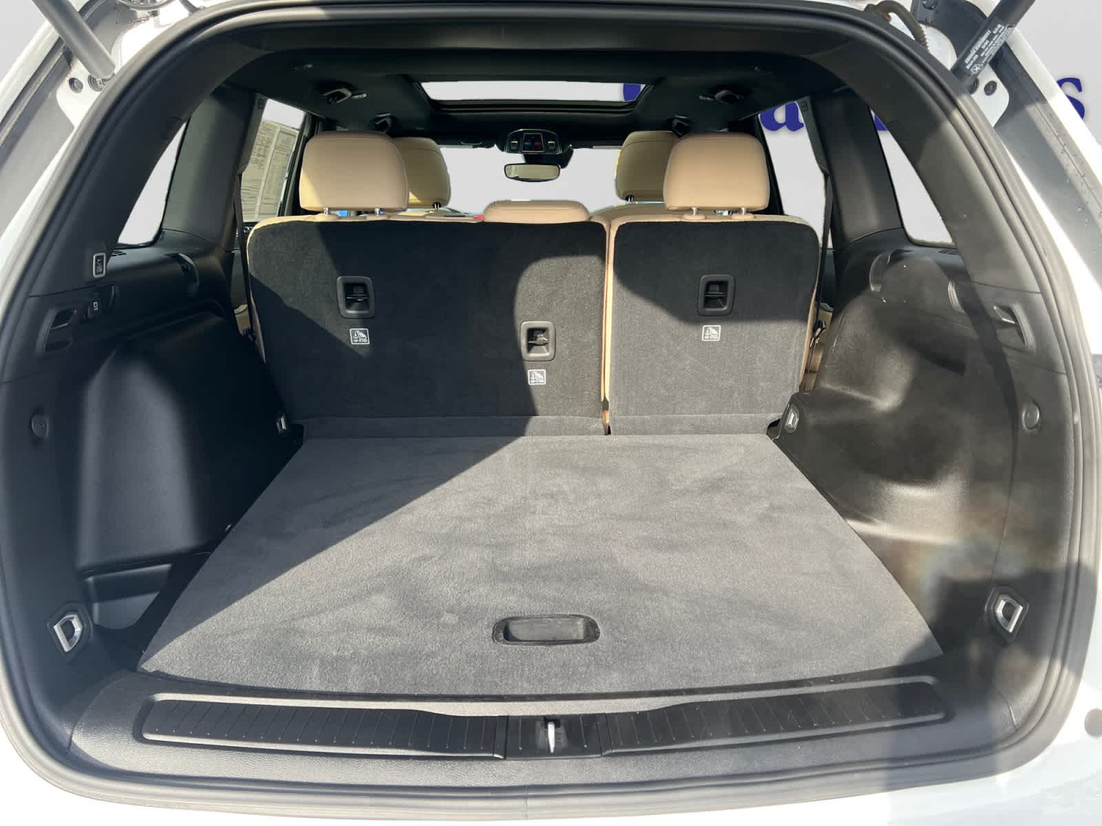 2023 Jeep Grand Cherokee Limited photo 2