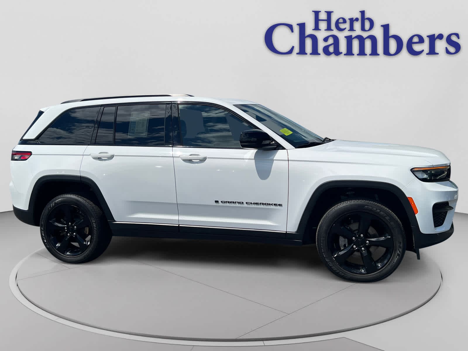 used 2023 Jeep Grand Cherokee car, priced at $34,297