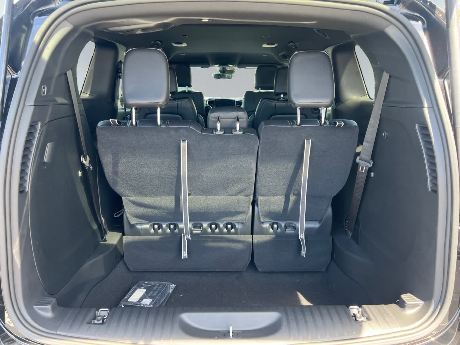 2026 Chrysler Voyager LX photo 4