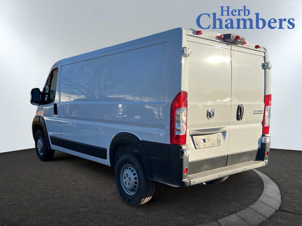 New 2025 Ram ProMaster PROMASTER 2500 TRADESMAN CARGO VAN LOW ROOF 136' W Cargo Van