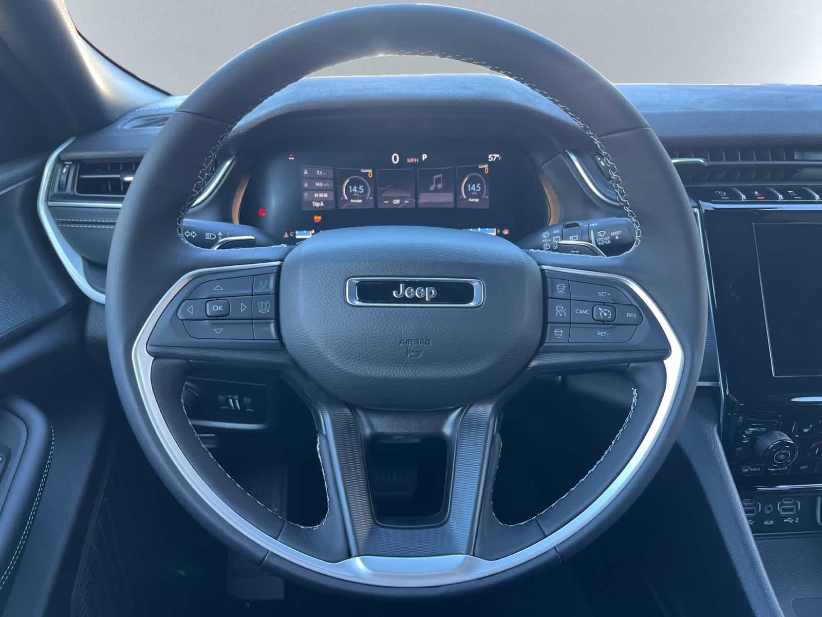 new 2025 Jeep Grand Cherokee car, priced at $45,770