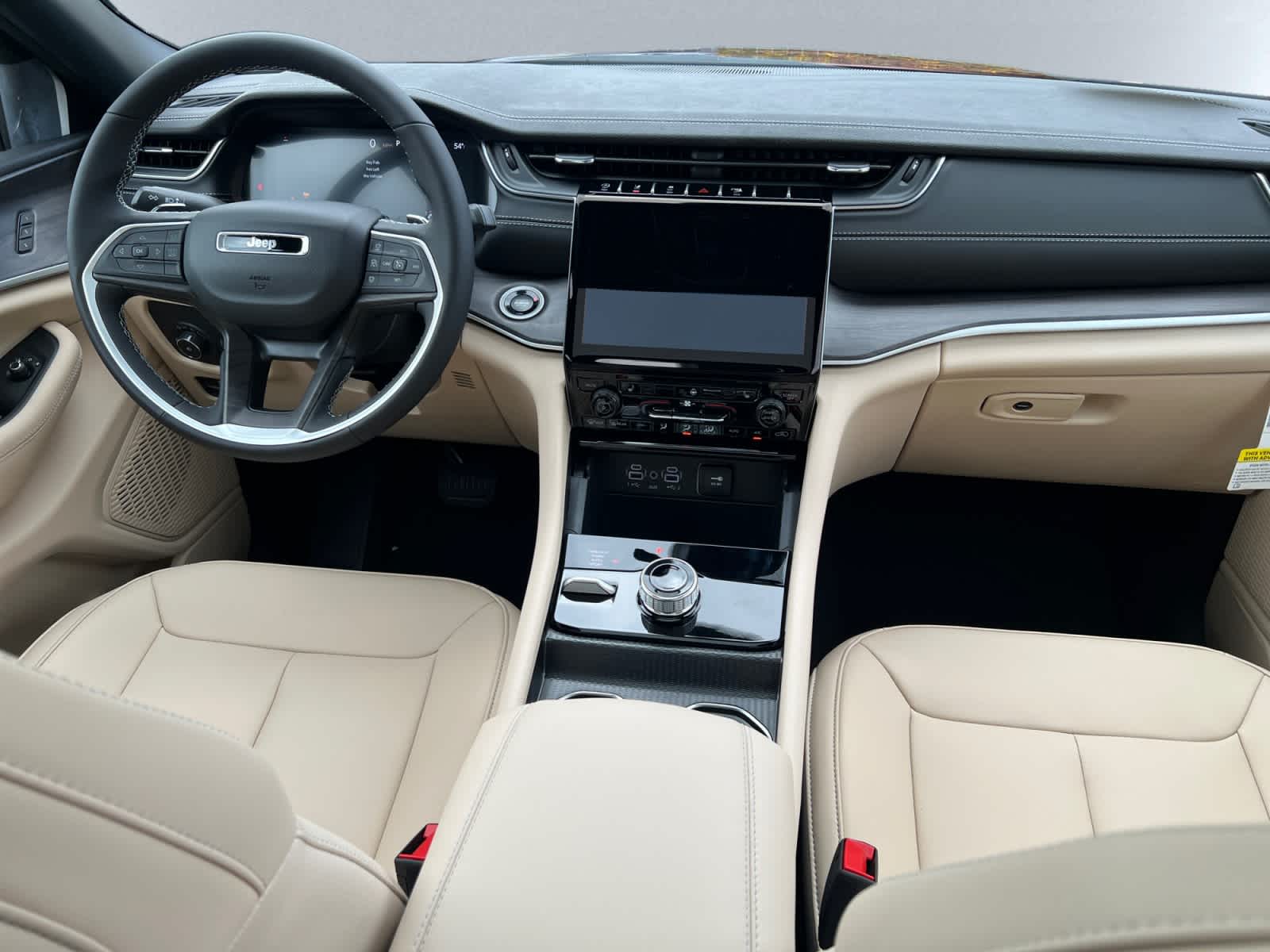 new 2025 Jeep Grand Cherokee car, priced at $47,410