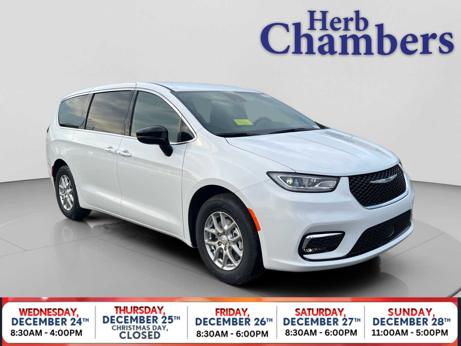 2026 Chrysler Pacifica Select's photo