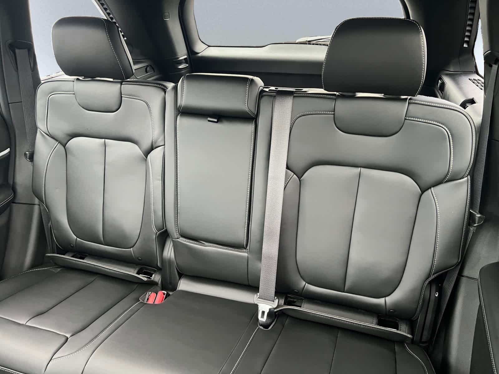 new 2026 Jeep Grand Cherokee car, priced at $51,625