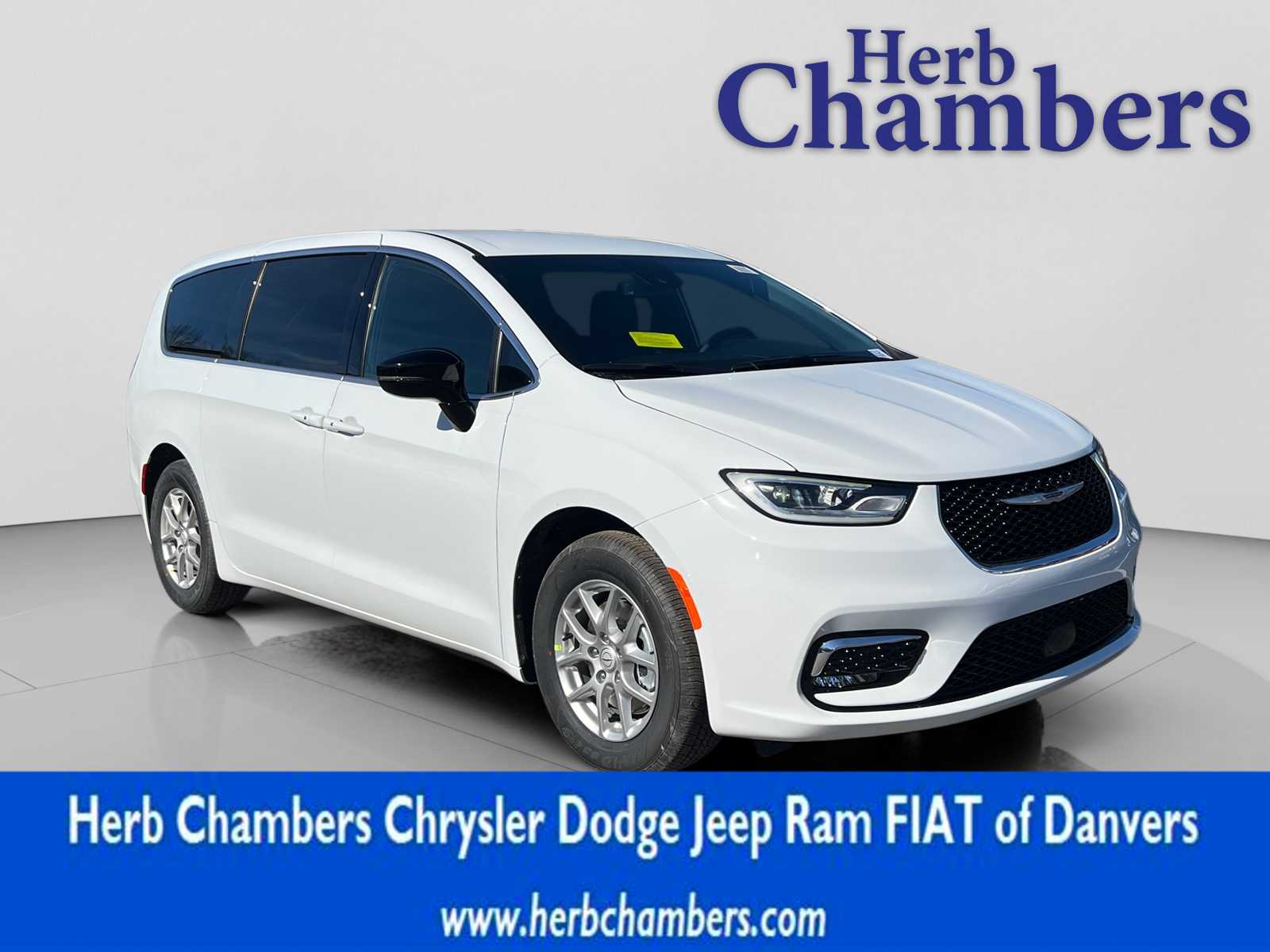 new 2026 Chrysler Pacifica car, priced at $46,665