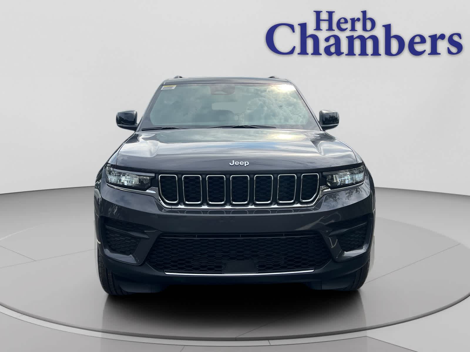 new 2025 Jeep Grand Cherokee car, priced at $38,775