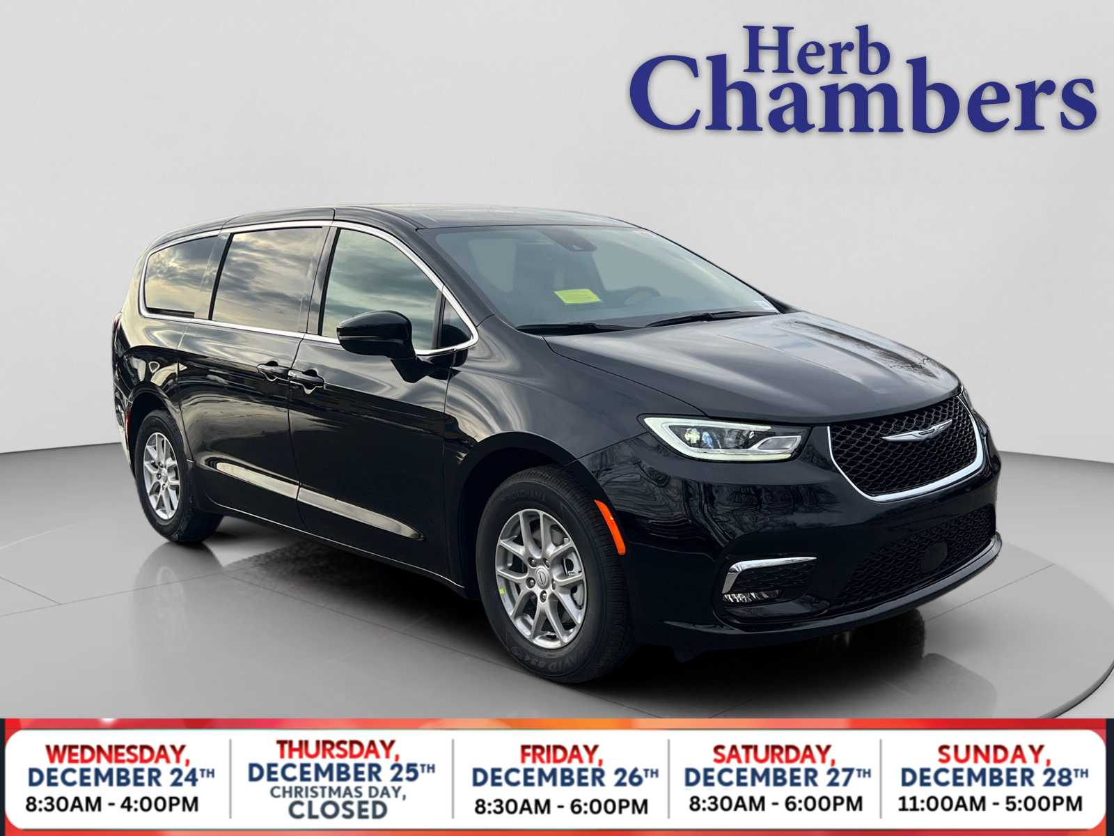 2026 Chrysler Pacifica Select's photo