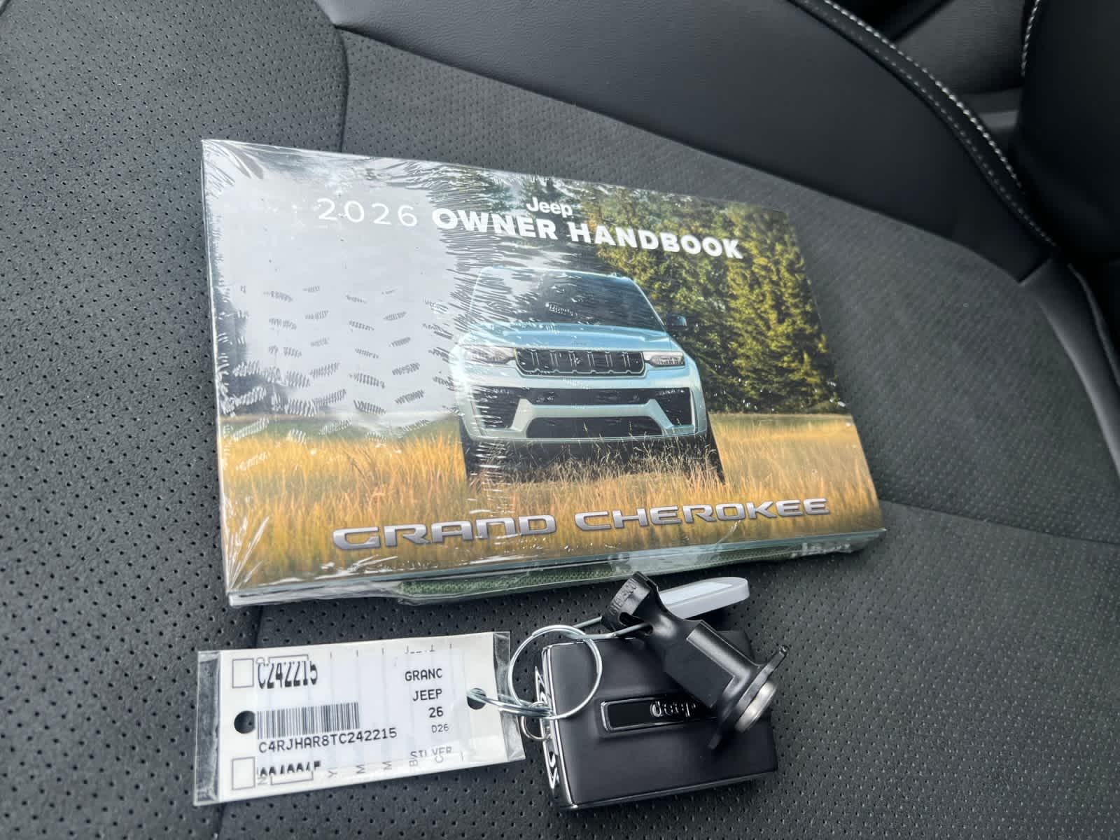 new 2026 Jeep Grand Cherokee car, priced at $48,170