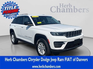 2022 Jeep Grand Cherokee Laredo SUV