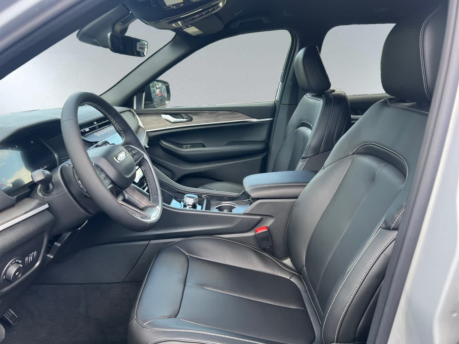 new 2026 Jeep Grand Cherokee car, priced at $45,960