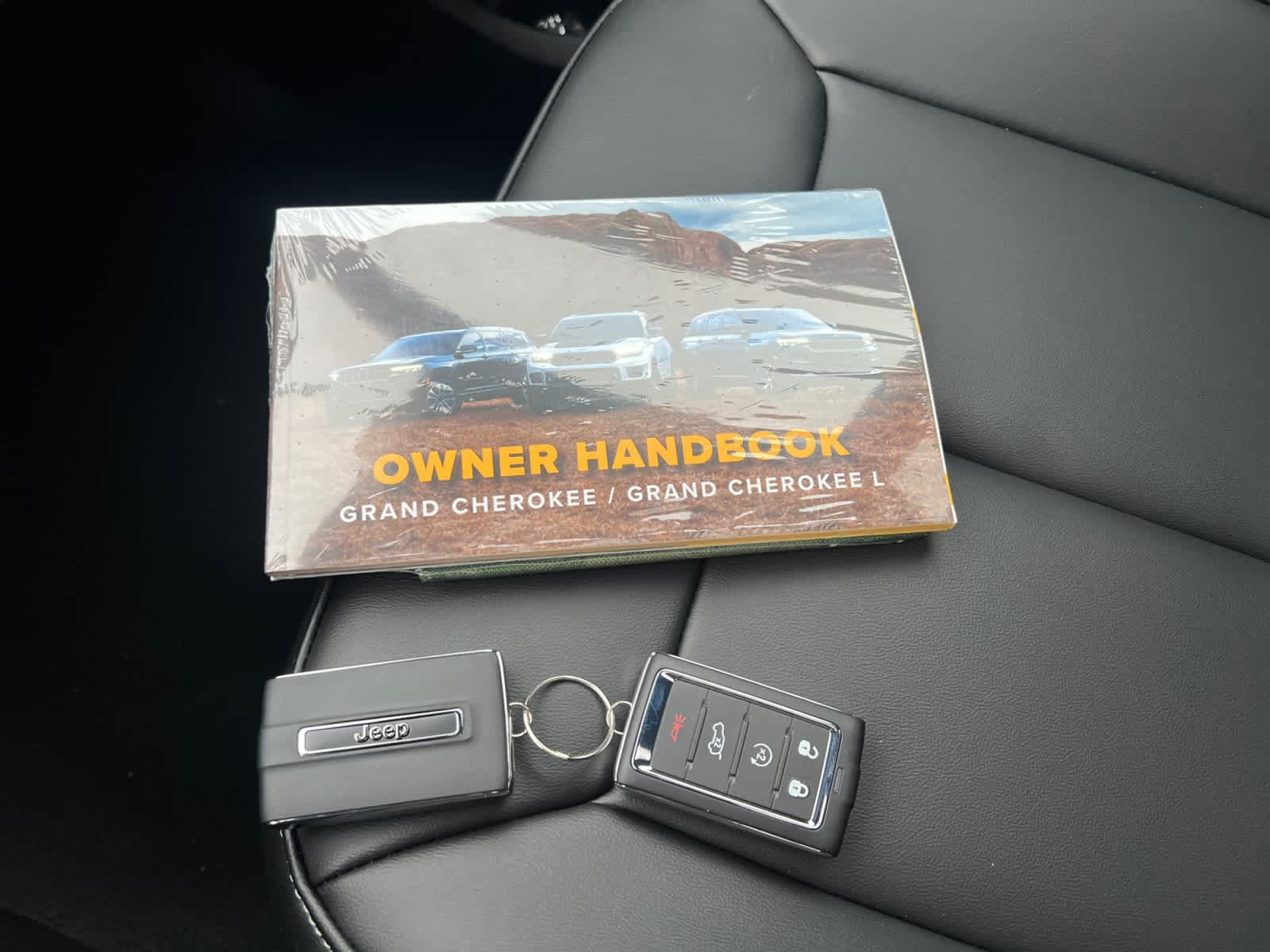 new 2025 Jeep Grand Cherokee car, priced at $47,405