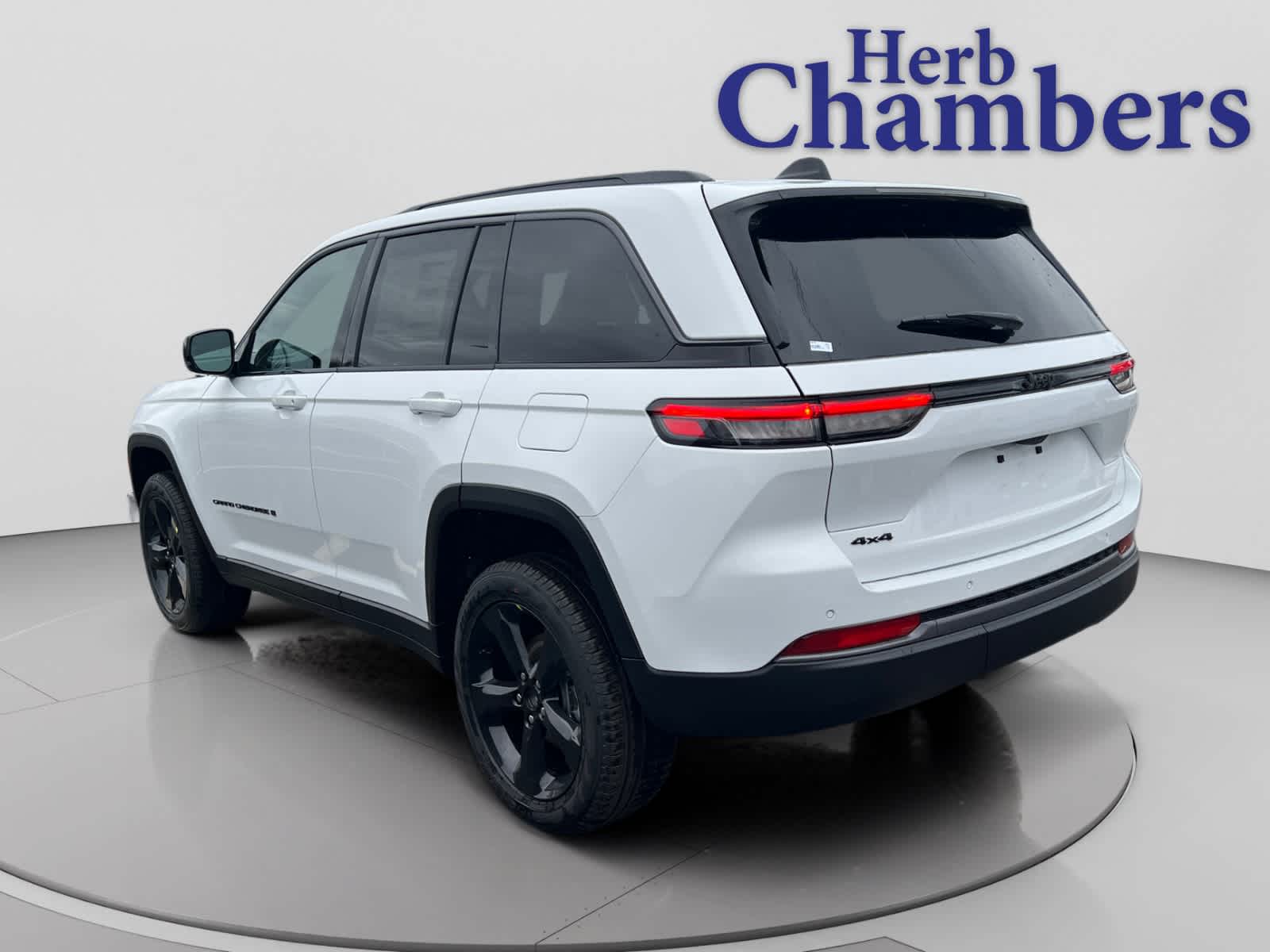 new 2026 Jeep Grand Cherokee car, priced at $51,625