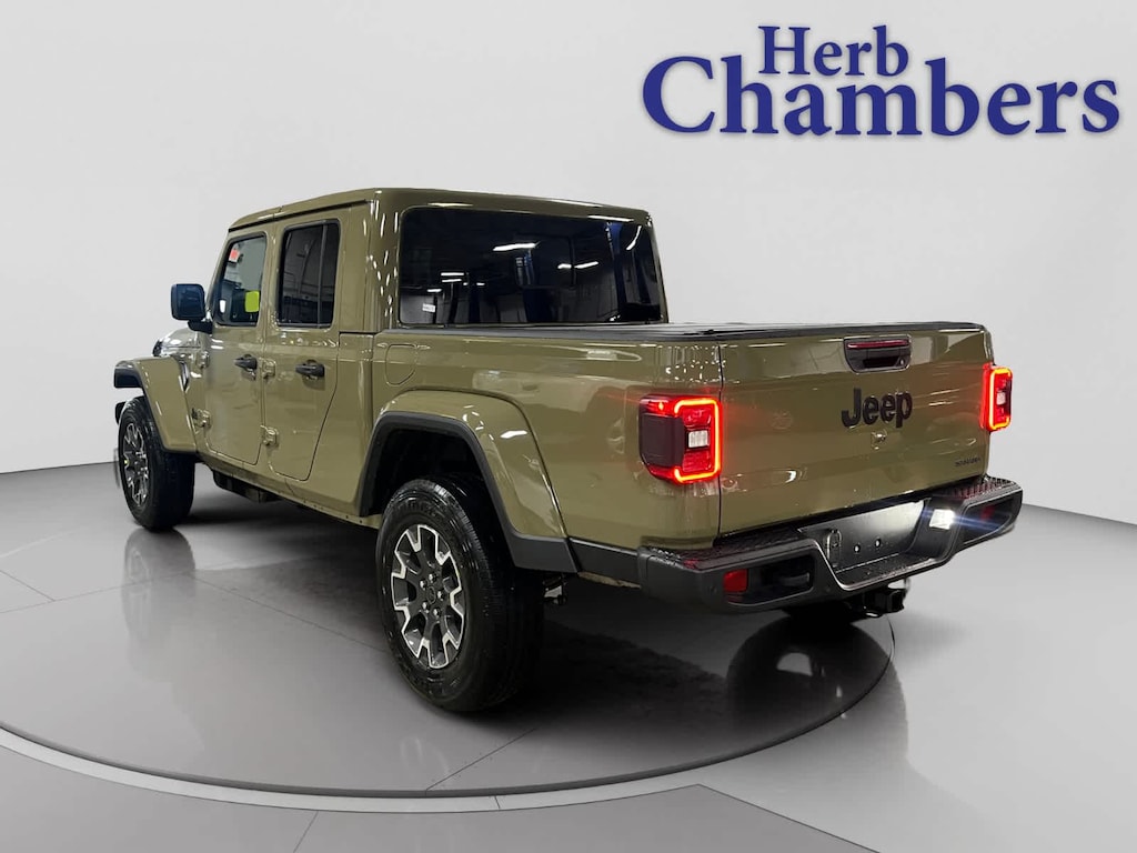 New 2026 Jeep Gladiator SAHARA 4X4 Pickup