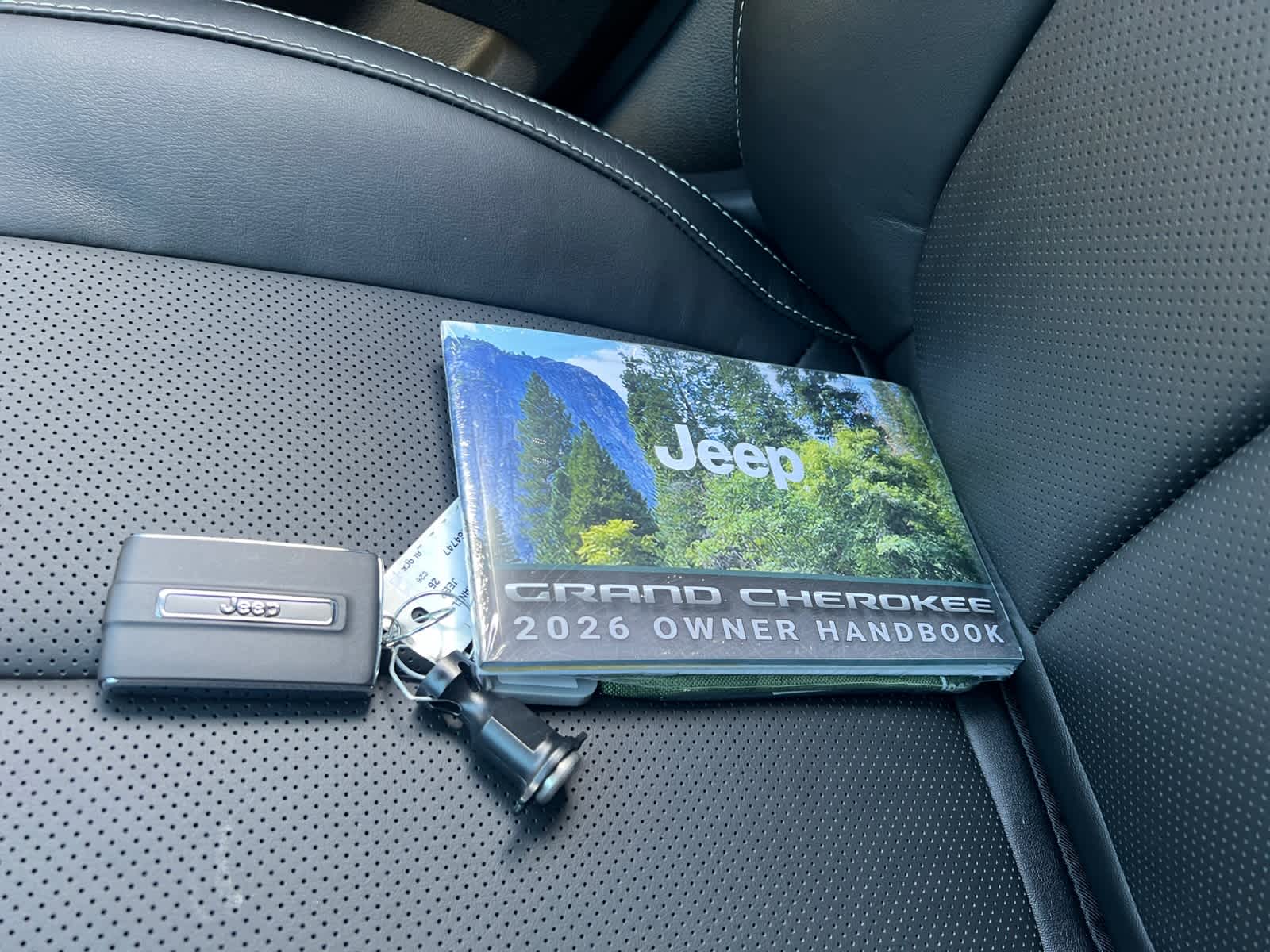 new 2026 Jeep Grand Cherokee car, priced at $56,800