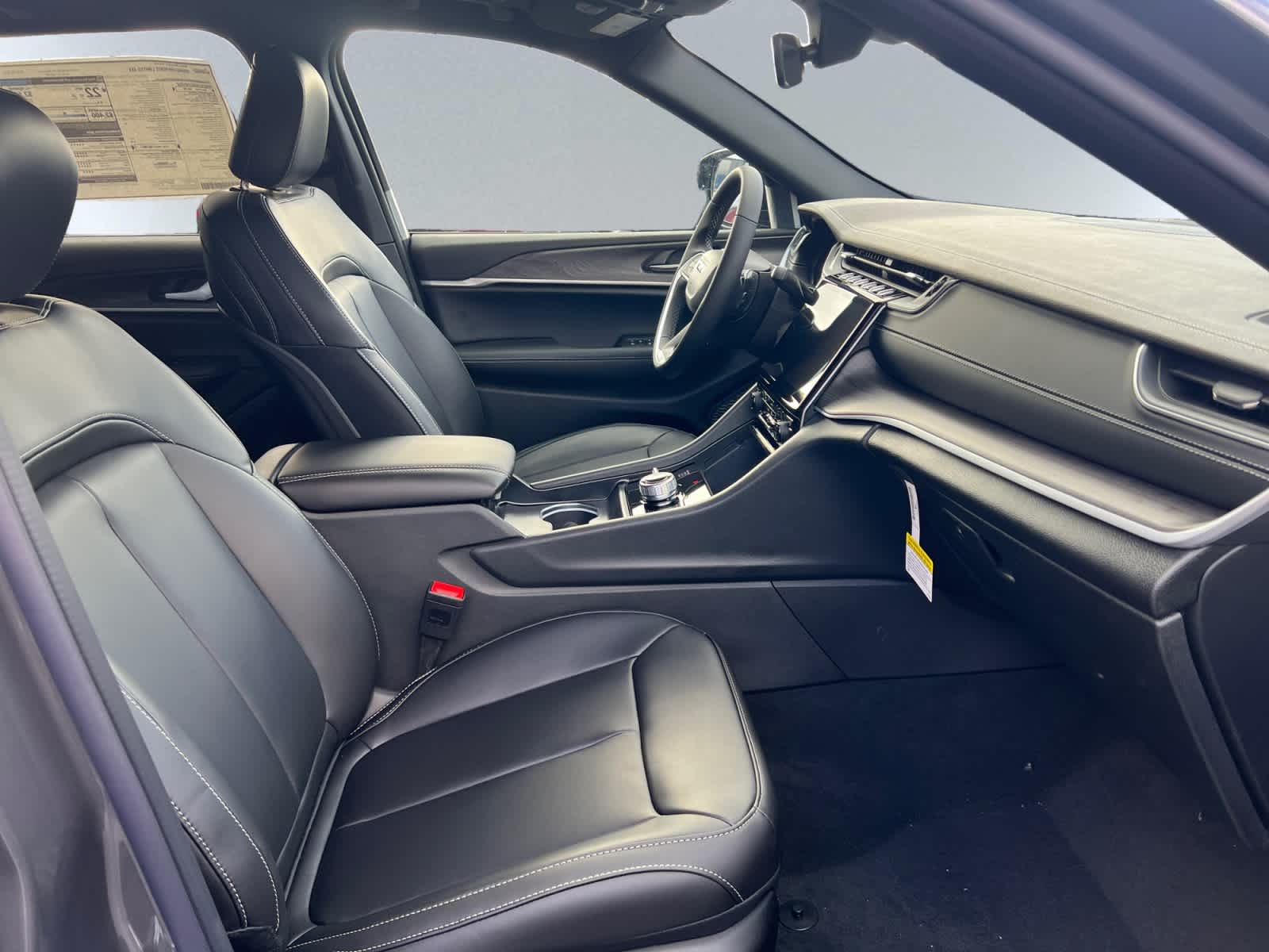 new 2025 Jeep Grand Cherokee car, priced at $47,405