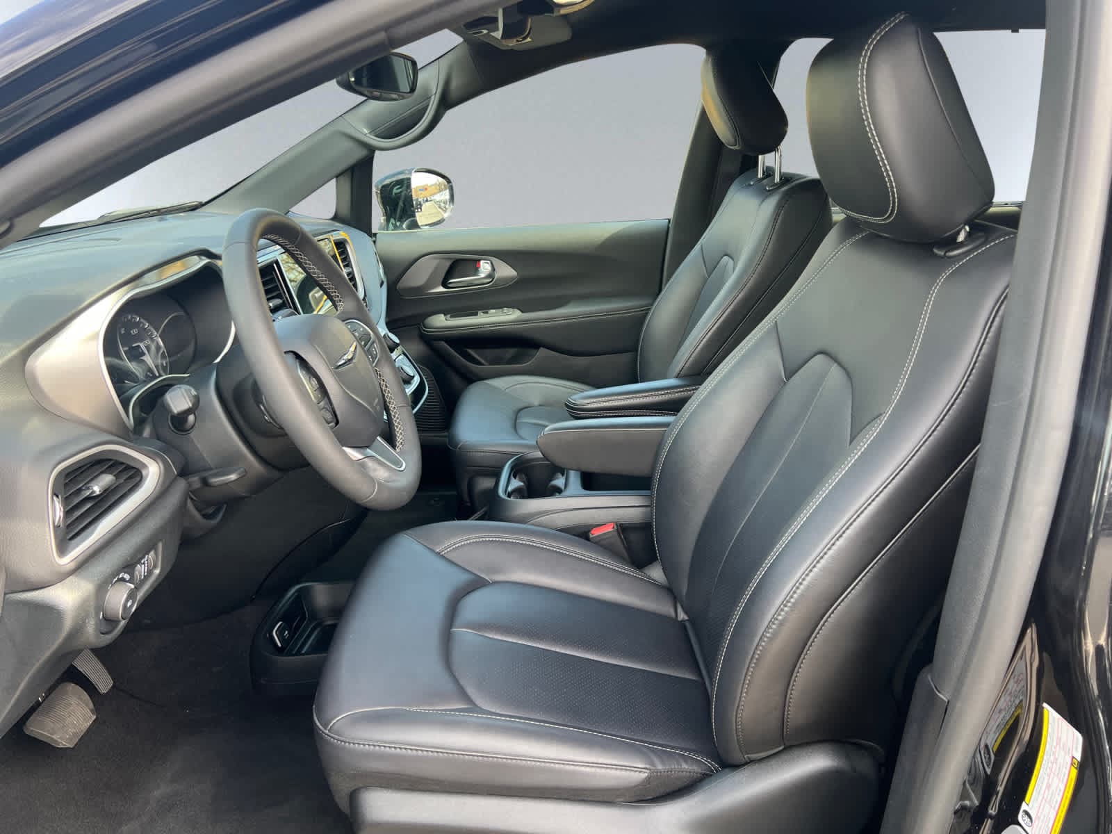 used 2025 Chrysler Pacifica car, priced at $34,197