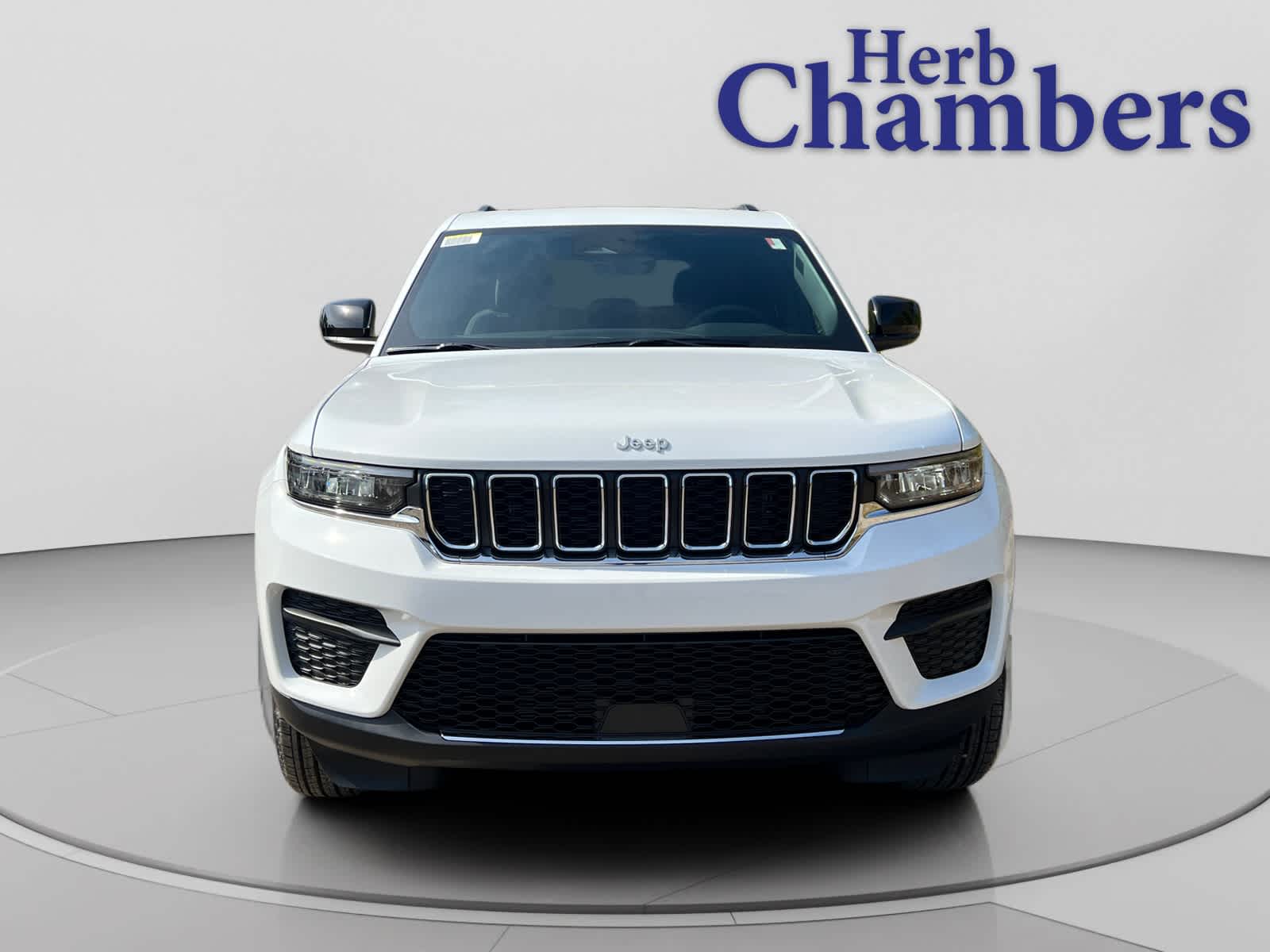 new 2025 Jeep Grand Cherokee car, priced at $38,180