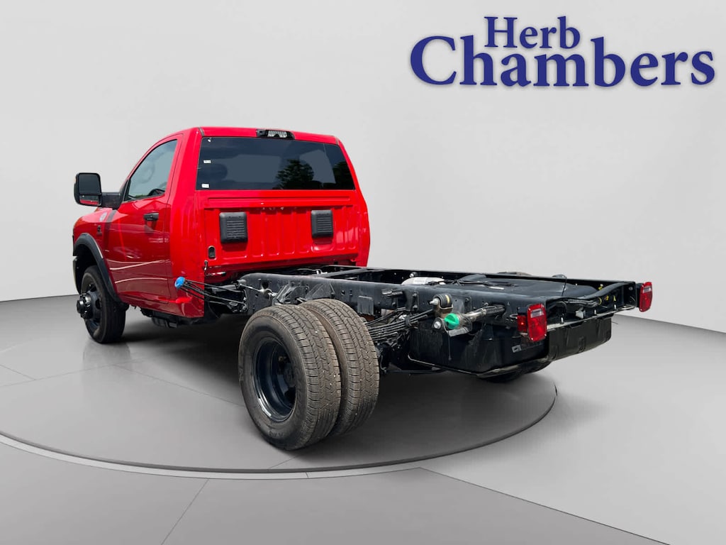New 2026 Ram 3500 Chassis Cab TRADESMAN REGULAR 4X4 60' CA Pickup