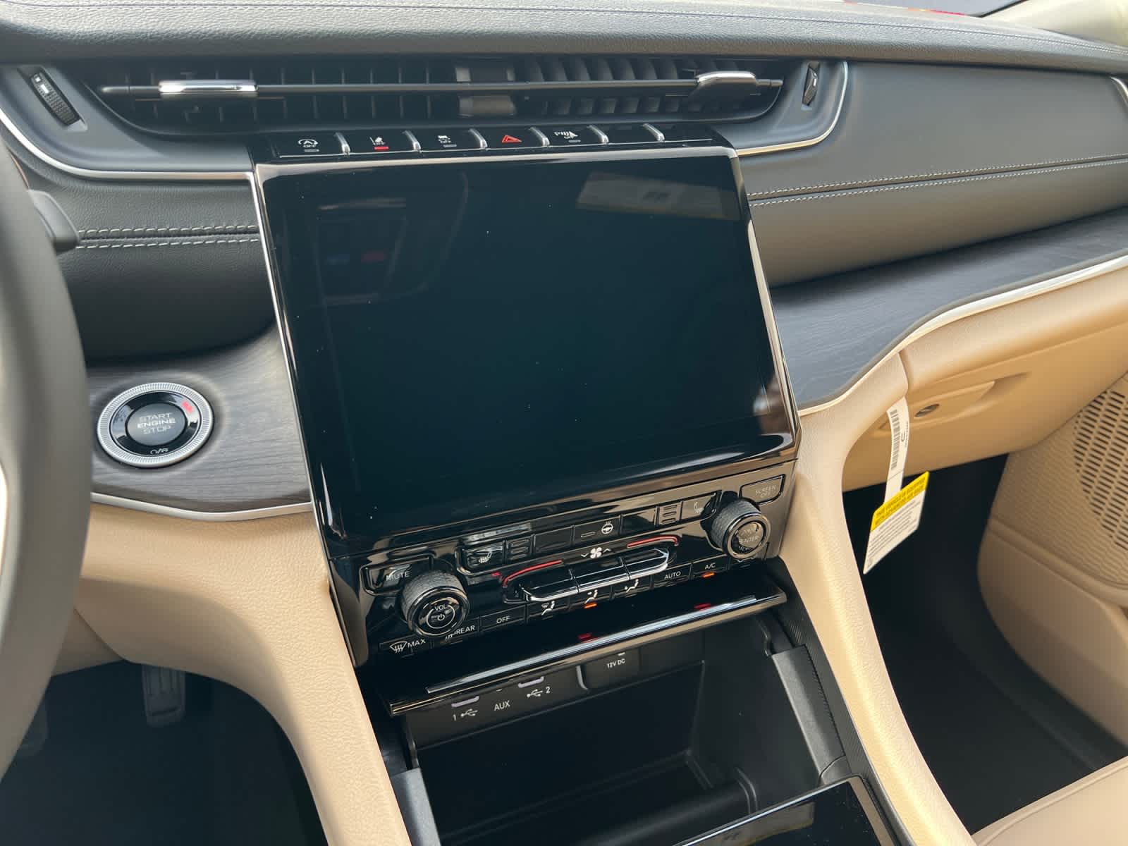 new 2025 Jeep Grand Cherokee car, priced at $47,405