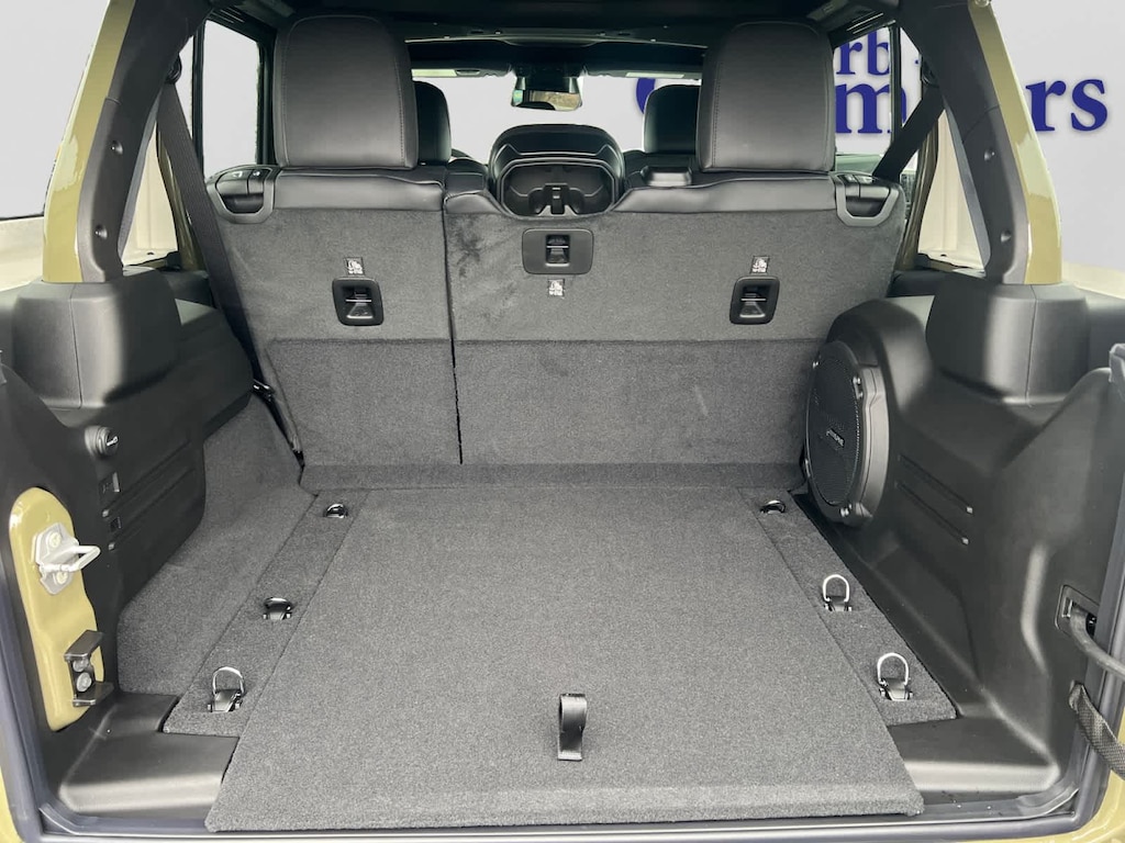 New 2026 Jeep Wrangler 4-DOOR SAHARA Sport Utility