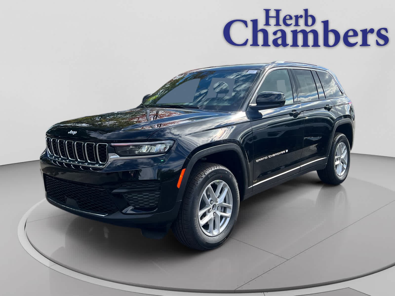 new 2025 Jeep Grand Cherokee car, priced at $38,775