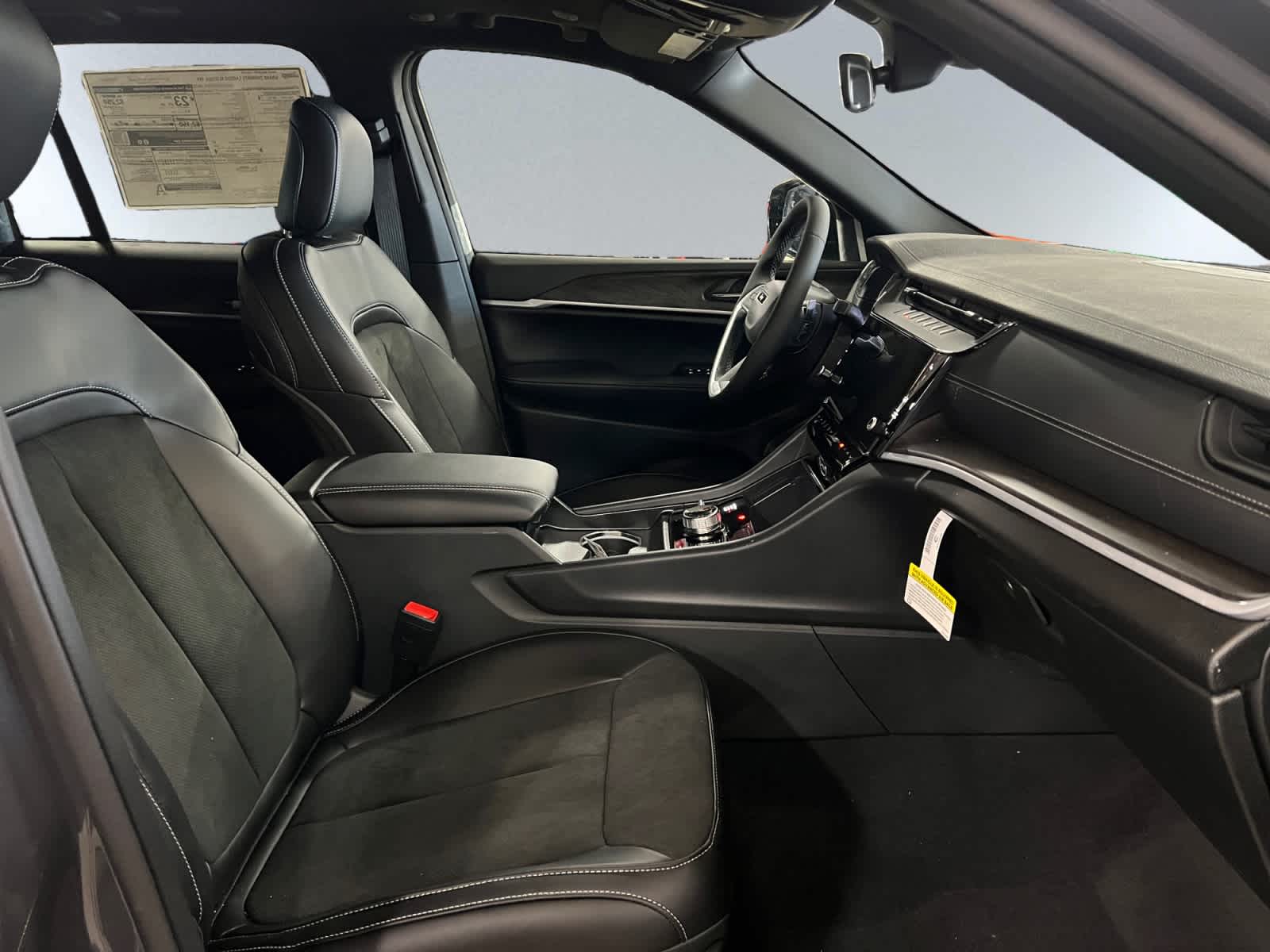 new 2026 Jeep Grand Cherokee car, priced at $49,170