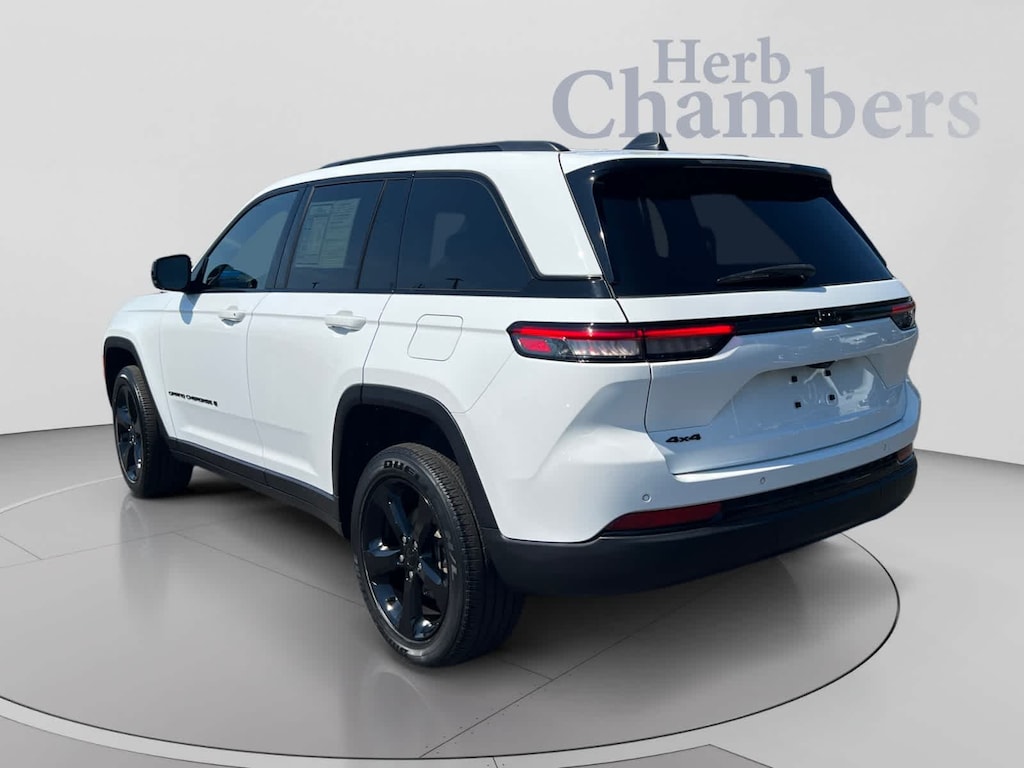 Certified 2022 Jeep Grand Cherokee Altitude SUV
