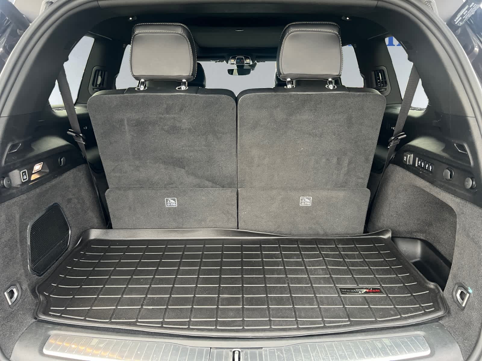 2023 Jeep Grand Cherokee Overland photo 4