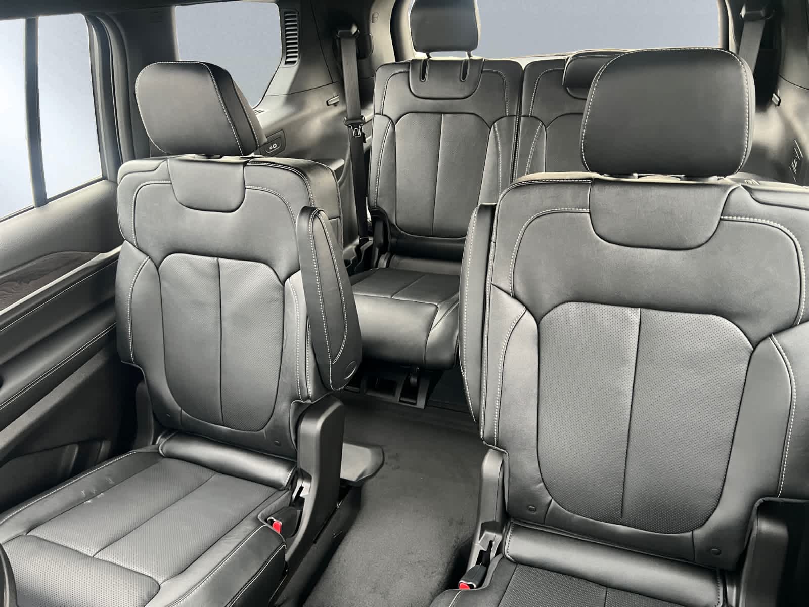 new 2026 Jeep Grand Cherokee car, priced at $55,800