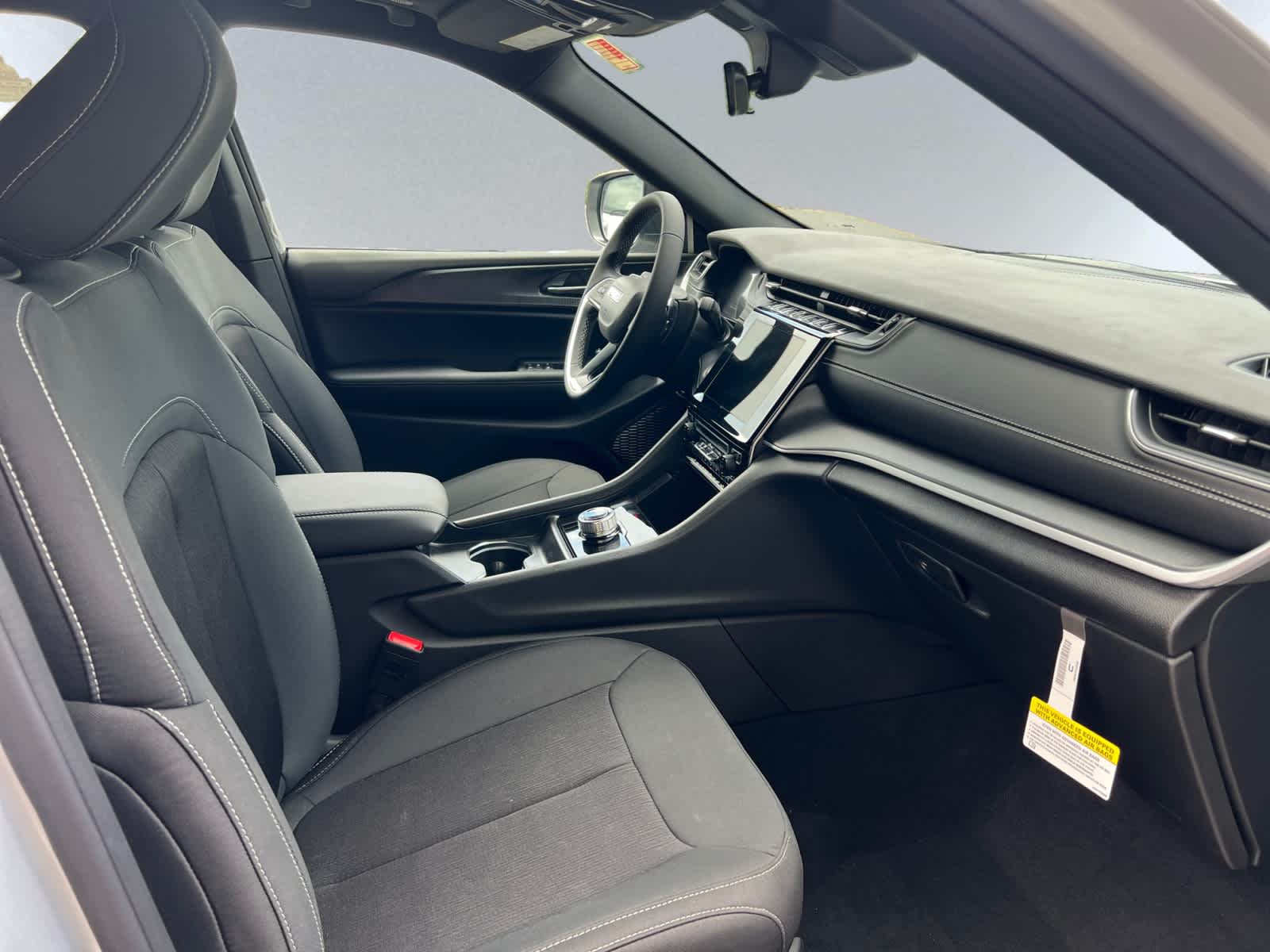 new 2025 Jeep Grand Cherokee car, priced at $40,525