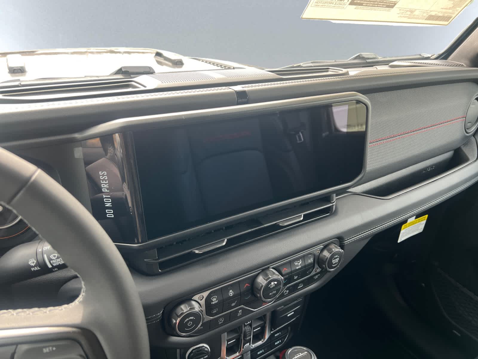 new 2026 Jeep Gladiator car, priced at $64,105