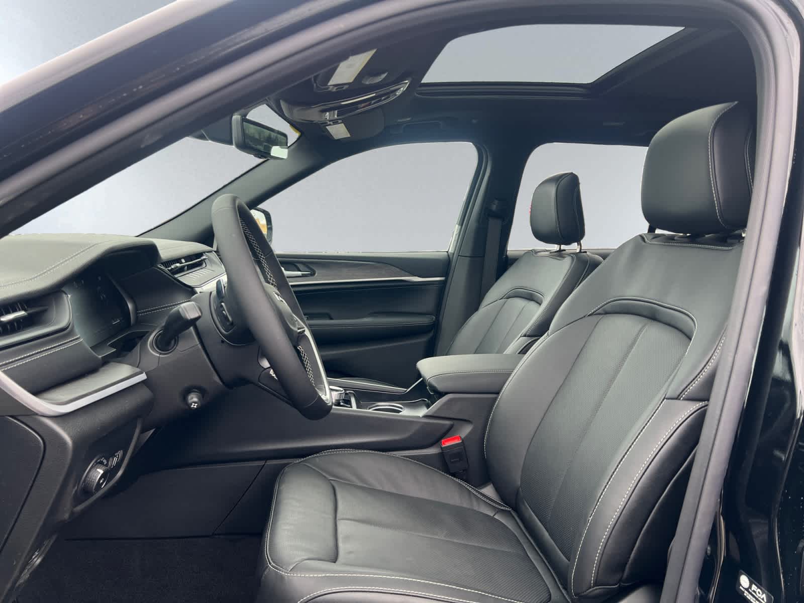 new 2026 Jeep Grand Cherokee car, priced at $53,225