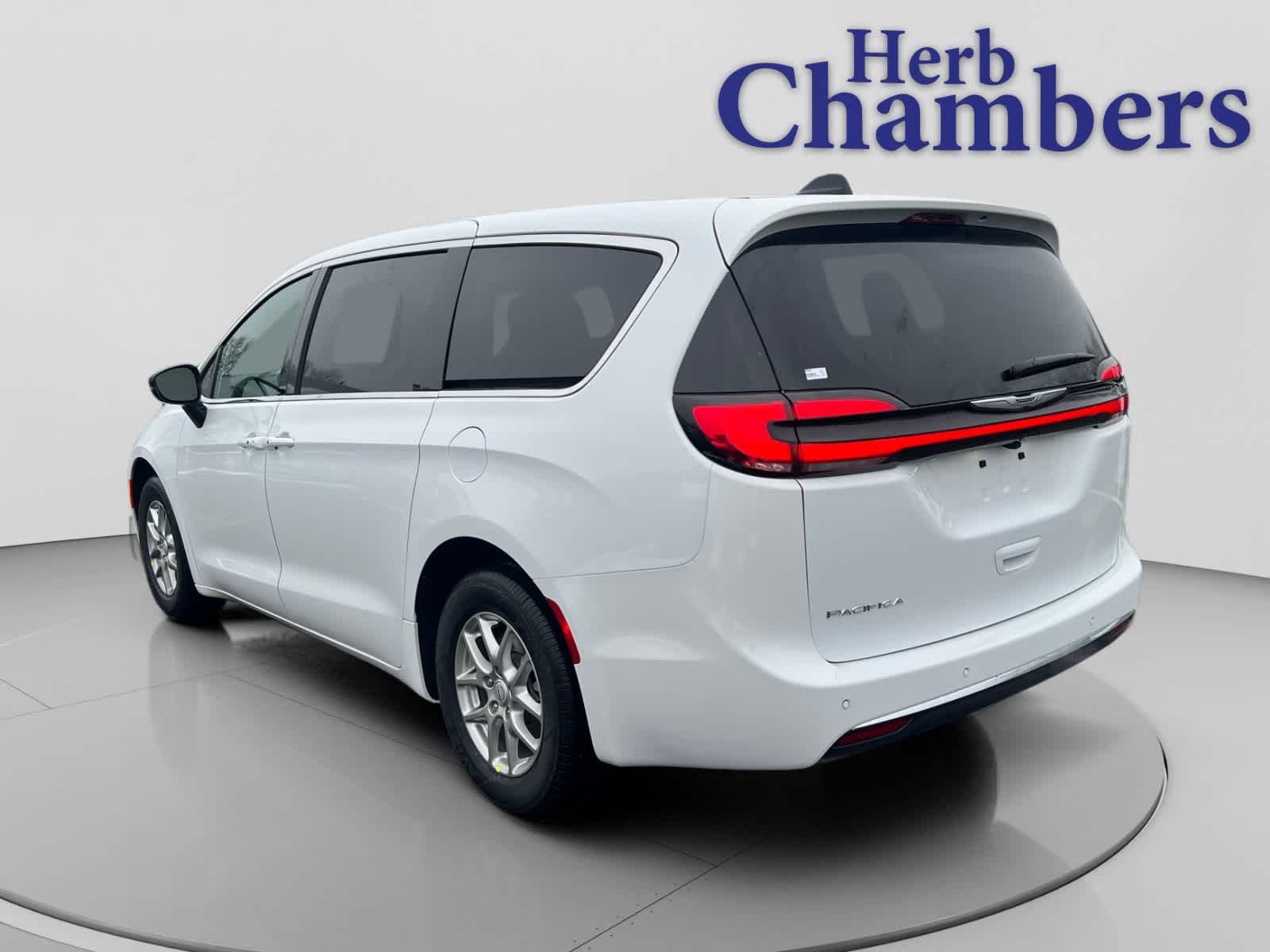 new 2026 Chrysler Pacifica car, priced at $46,665