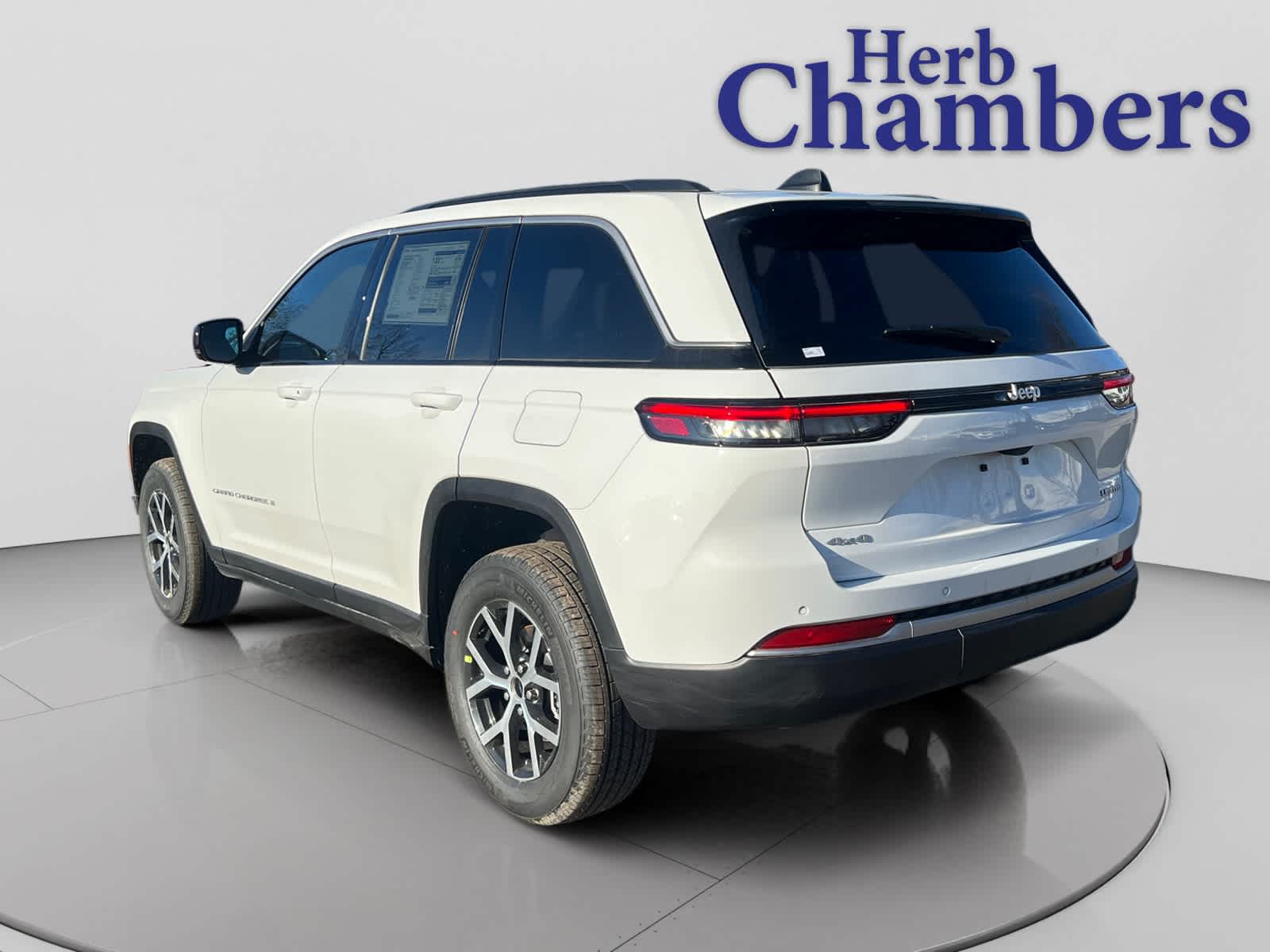 new 2026 Jeep Grand Cherokee car, priced at $47,985