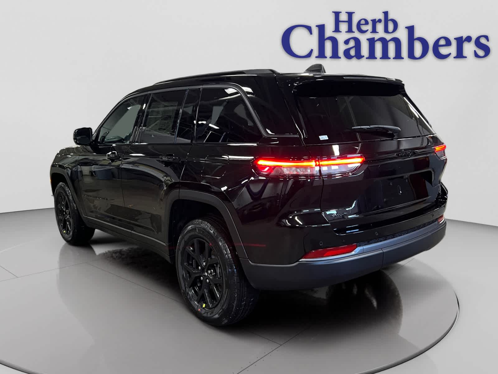 new 2026 Jeep Grand Cherokee car, priced at $48,750