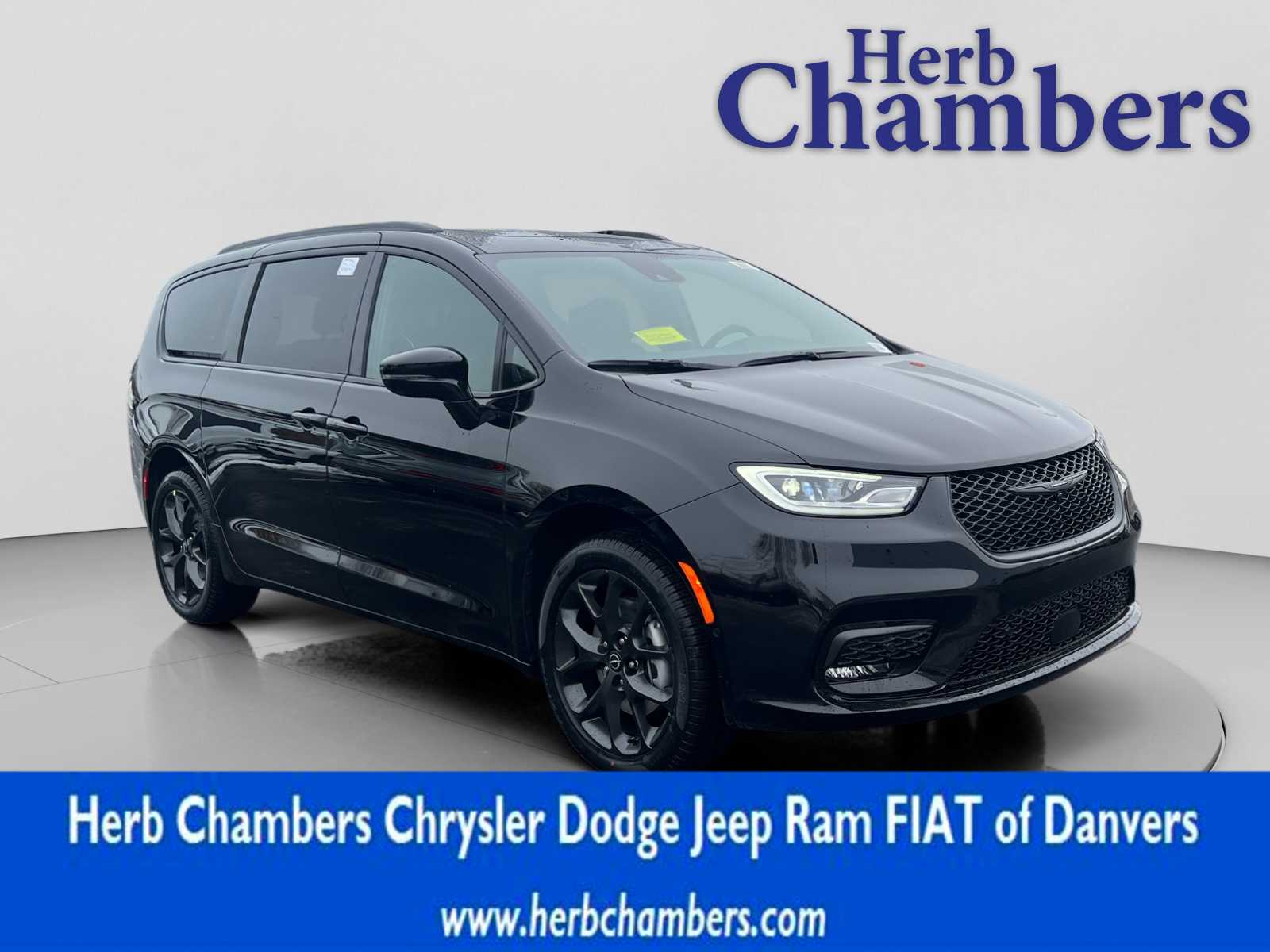 new 2026 Chrysler Pacifica car, priced at $61,285