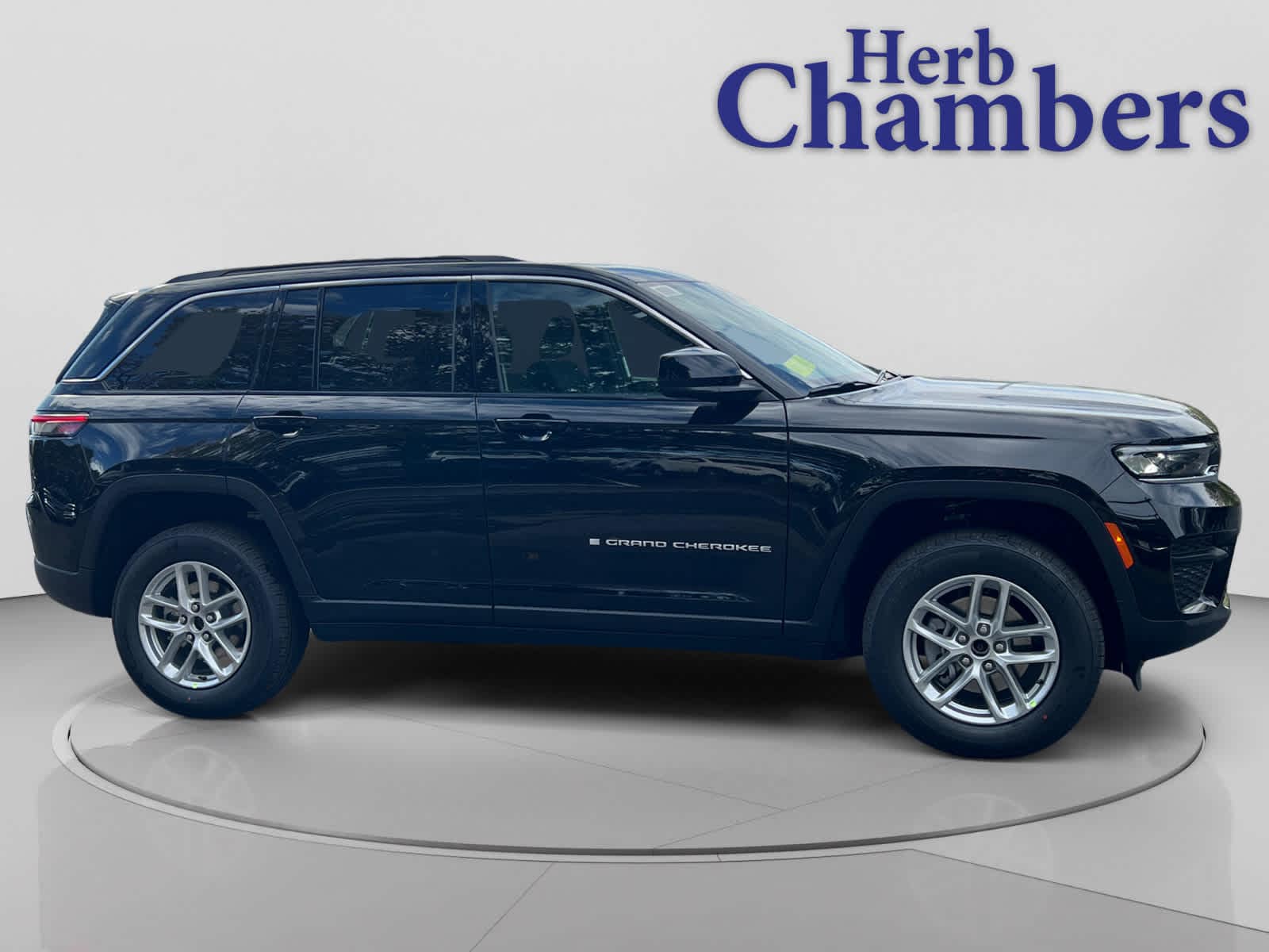 new 2025 Jeep Grand Cherokee car, priced at $38,775