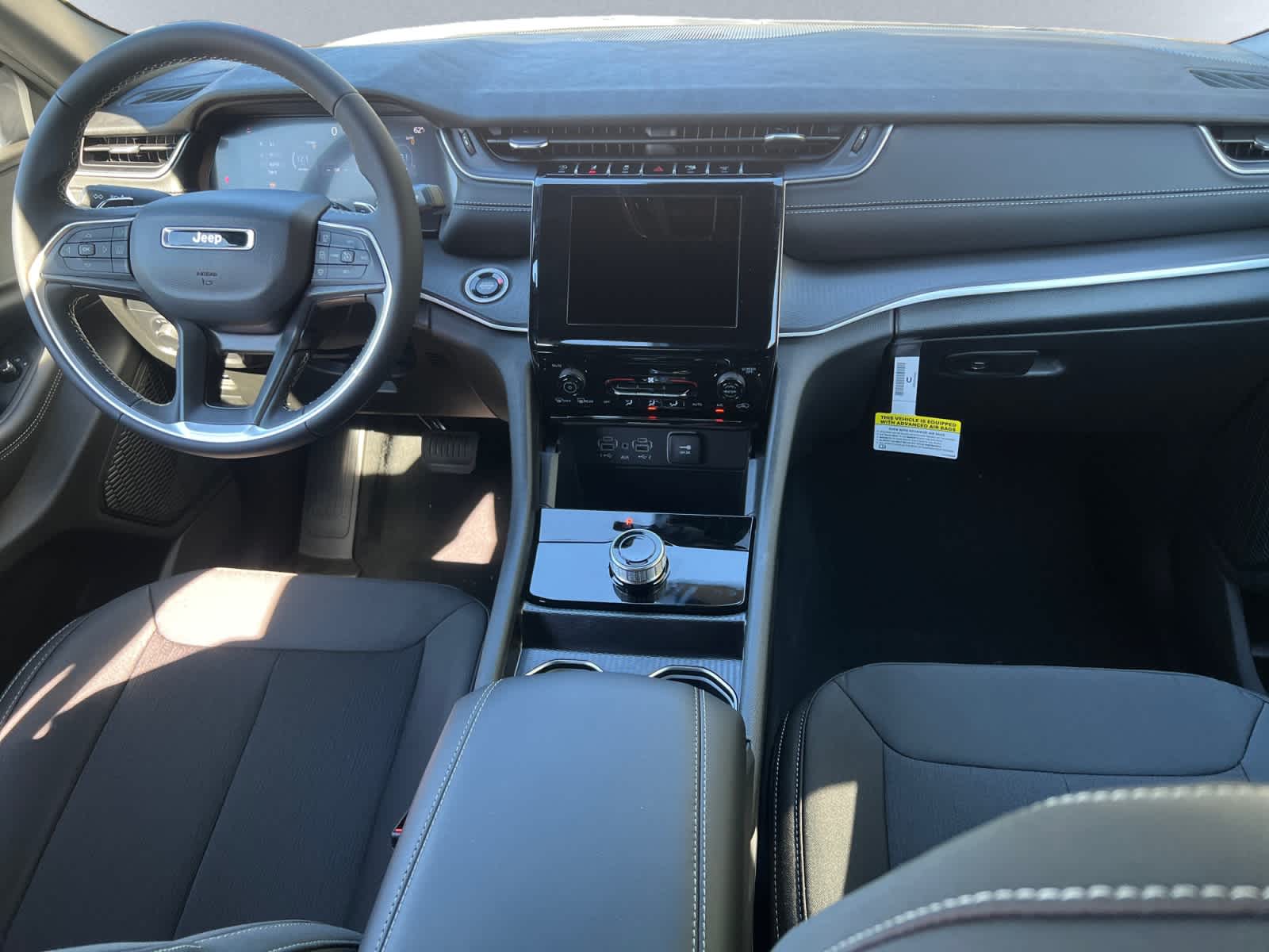 new 2025 Jeep Grand Cherokee car, priced at $38,180