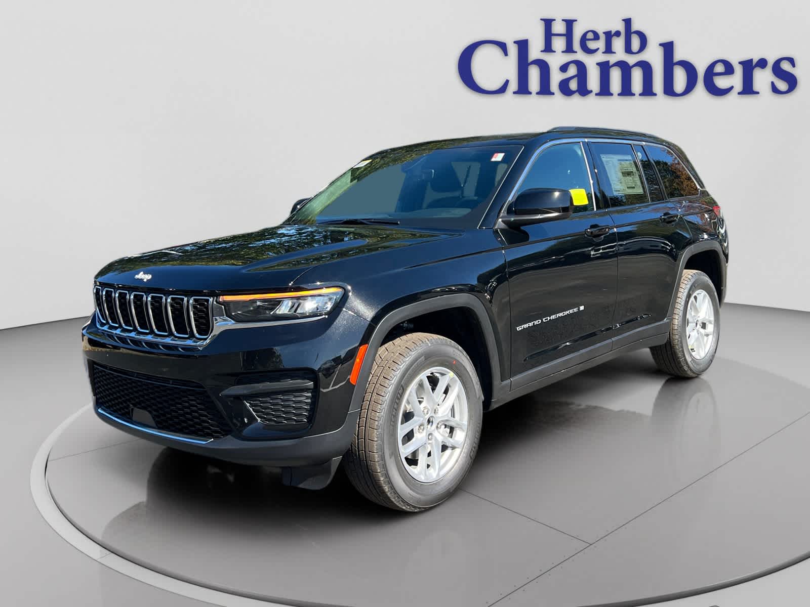 new 2025 Jeep Grand Cherokee car, priced at $38,775