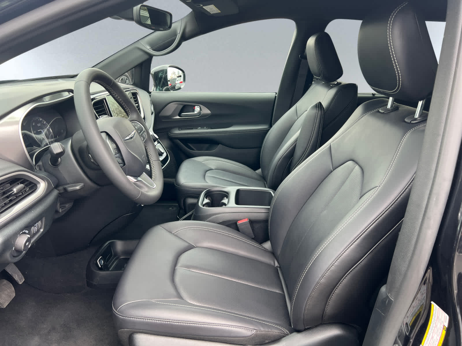used 2025 Chrysler Pacifica car, priced at $33,497